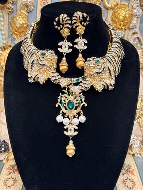 Luxury Gold-Tone Green Crystal Tiger Choker Necklace Set
